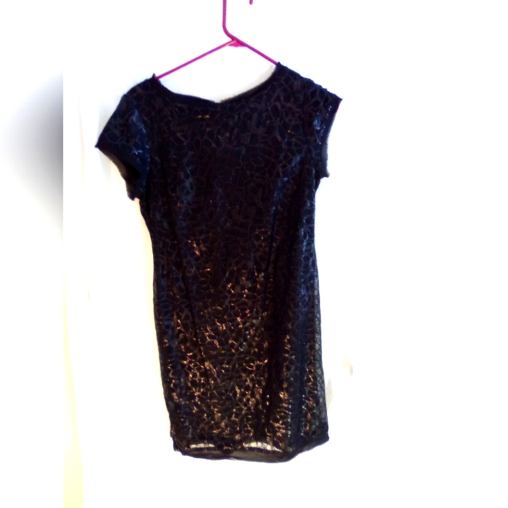 VINCE CAMUTO DRESS - Picture 2 of 7